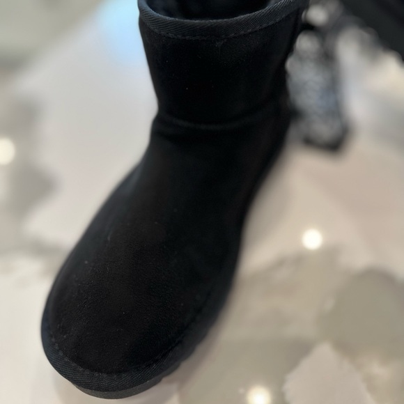 New Cushionaire Women's black genuine suede, ankle boots memory foam sz 9 - Picture 5 of 6